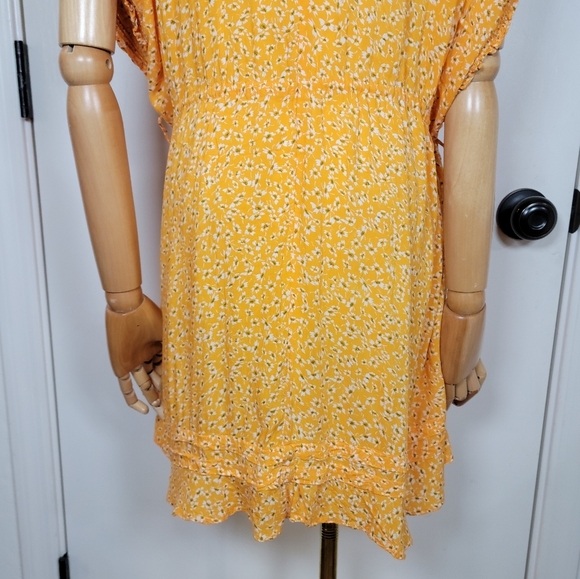 Free People Yellow Oversized Button-Up Ditsy Spring Floral Dress Size Small - Picture 9 of 12